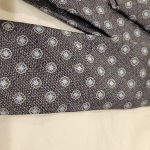 Men's gray tie maker & co